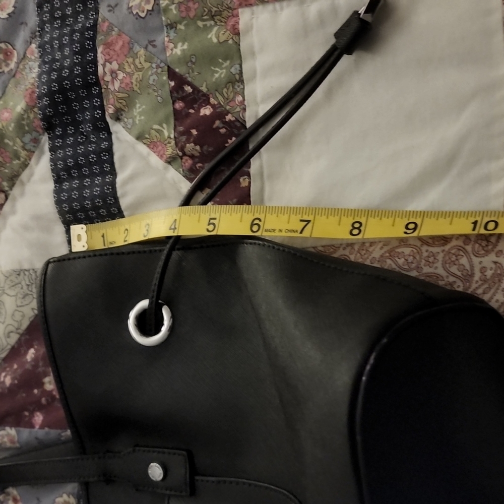 Black CK tote with magnetic closure and side drawstrings - Picture 5 of 6